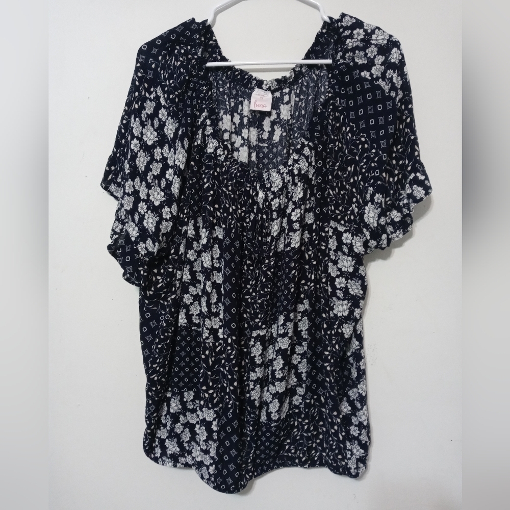 Luna Women's 3X Navy blue white Floral Short ruffle sleeve Blouse Tie neckline